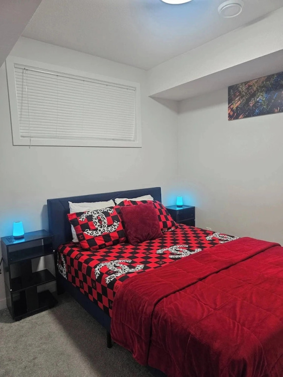 Cozy Cautley Guest Suite, Near YEG Airport