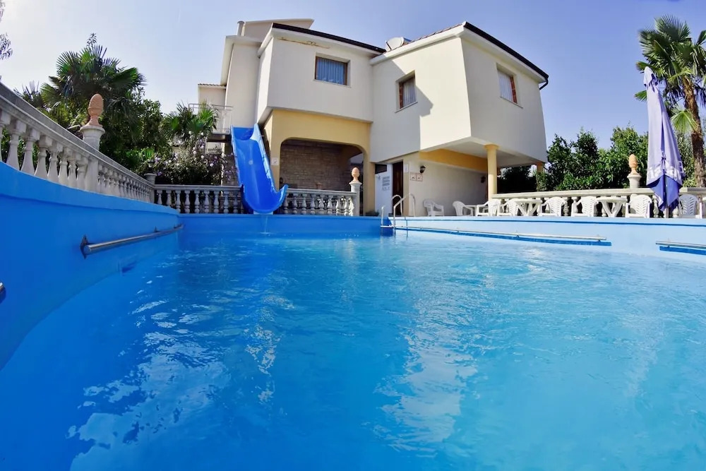 Olive Apartments