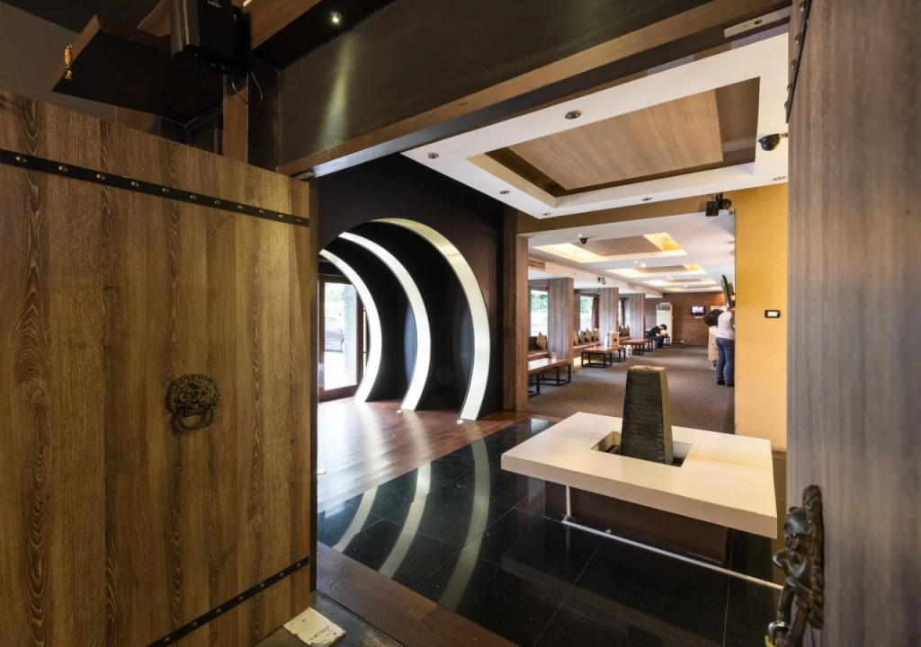 Q Hotel