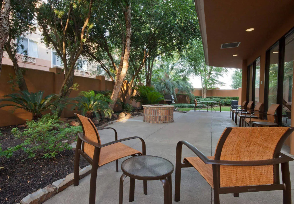 Courtyard Beaumont