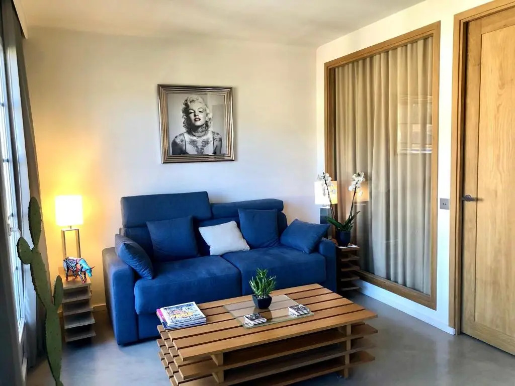 St Tropez T2 central
