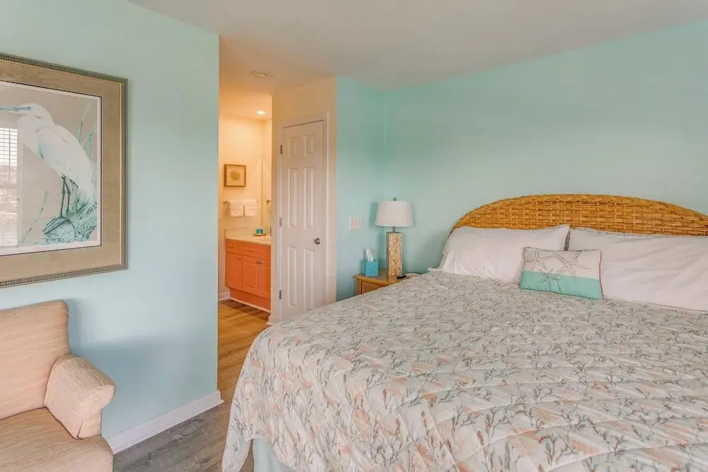 NMB Condo: Walk to the Beach or Use the Pool!