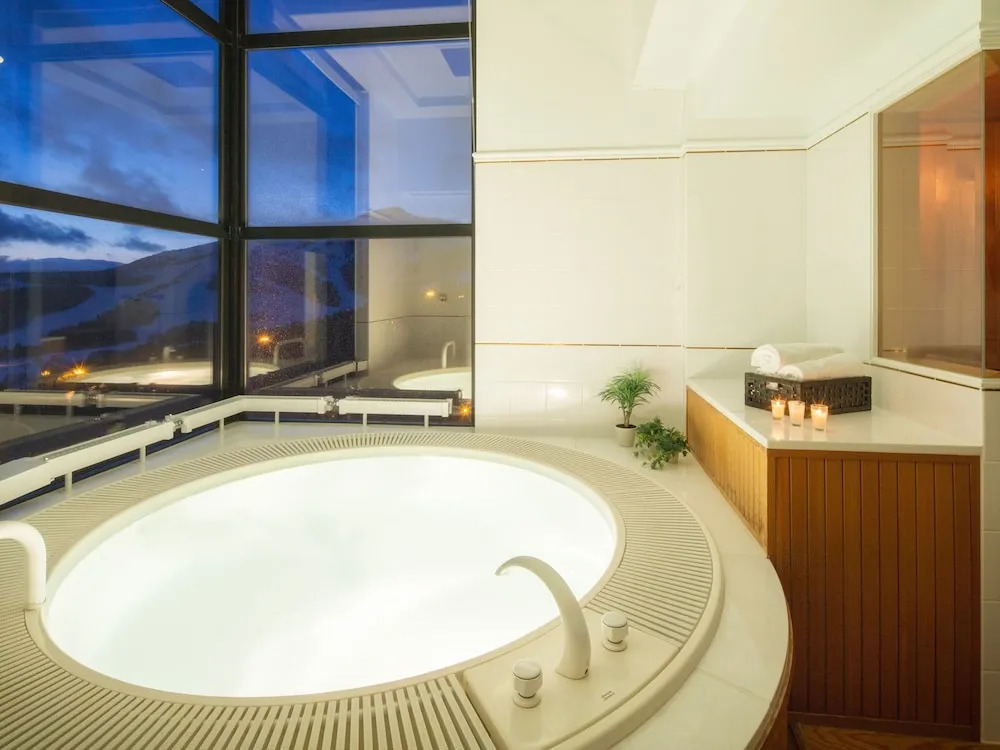 Hoshino Resorts RISONARE Tomamu