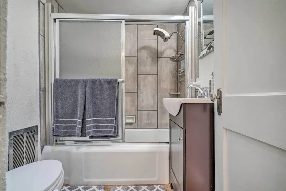 Pet-friendly El Paso Escape w/ Patio + Grill!