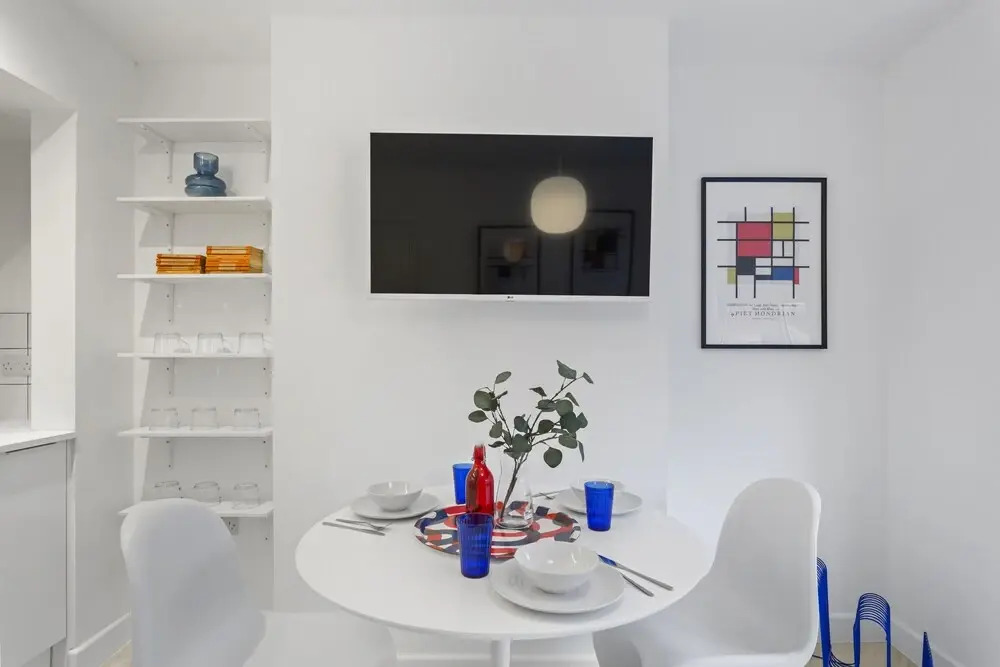 OnPoint -3 Bed House - Parking