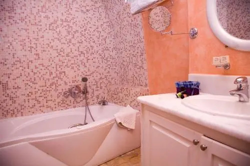 Cycladic Center Economy Rooms