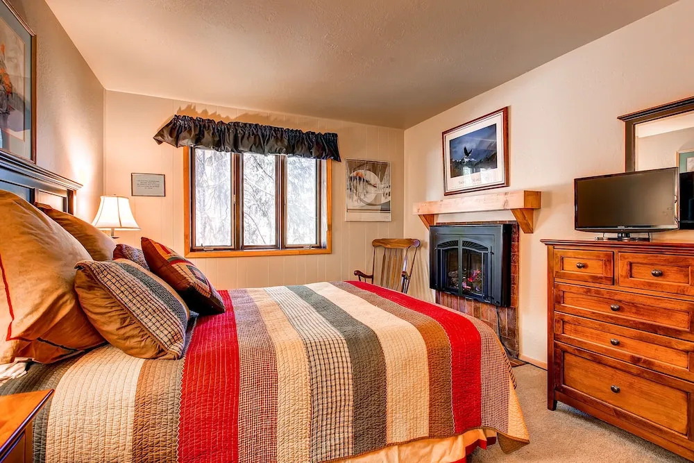Lance's West Chalet