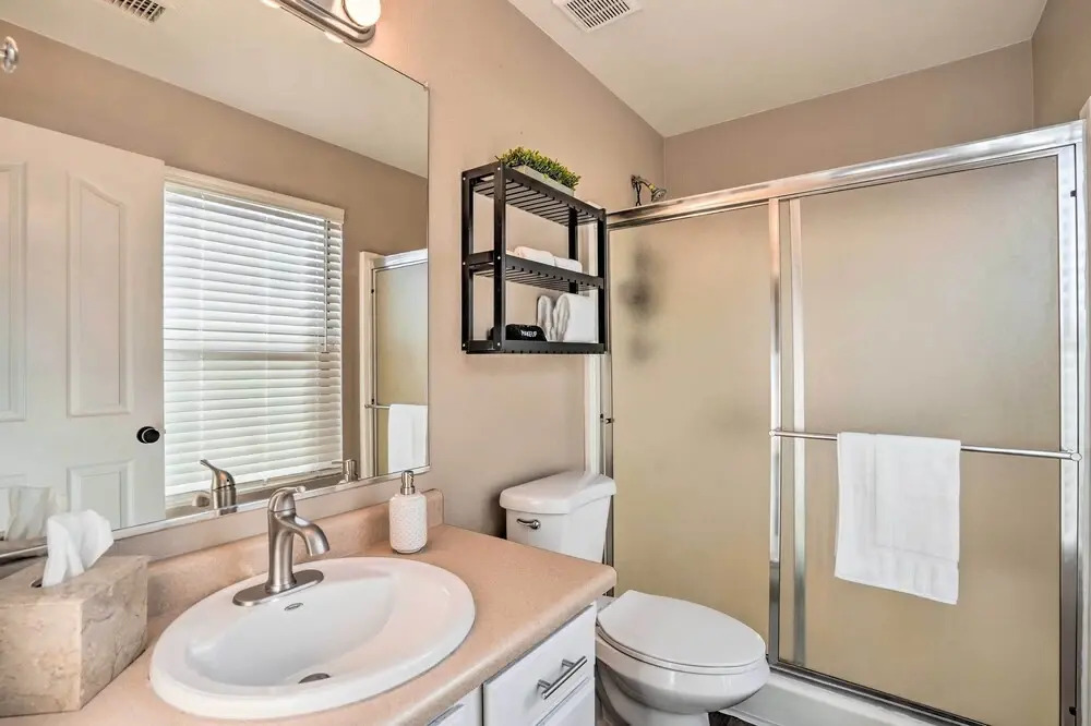 2 Mi to State Farm Stadium: Phoenix Retreat