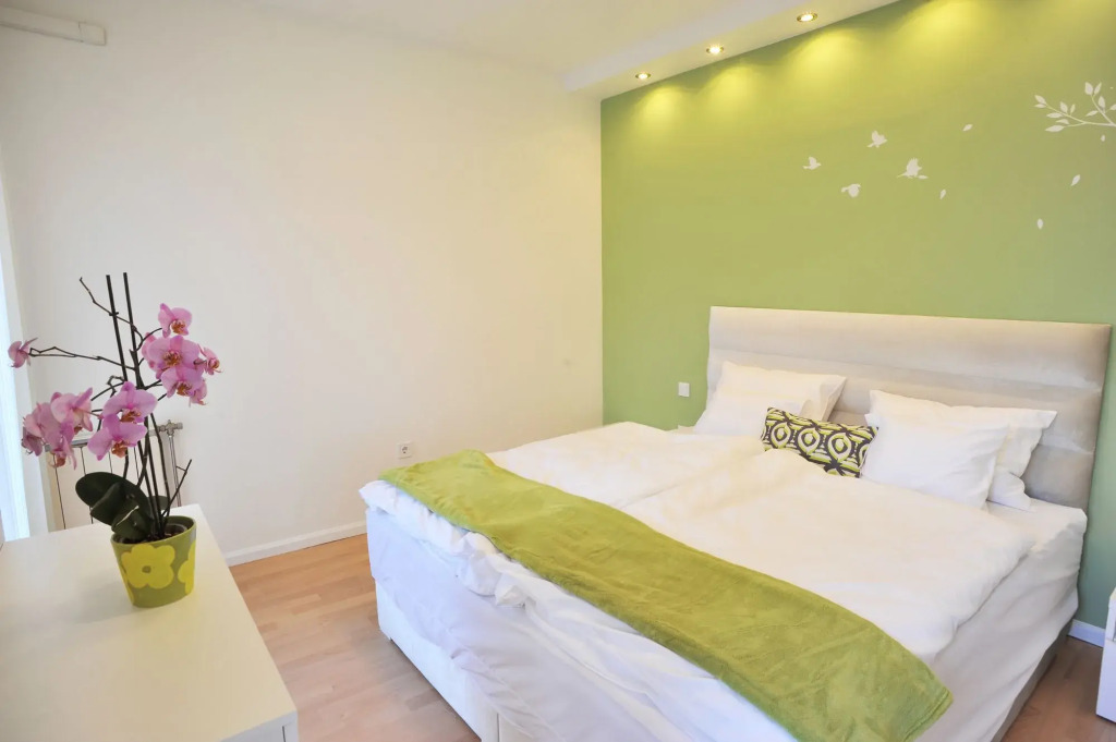 Hillside Premium Apartments