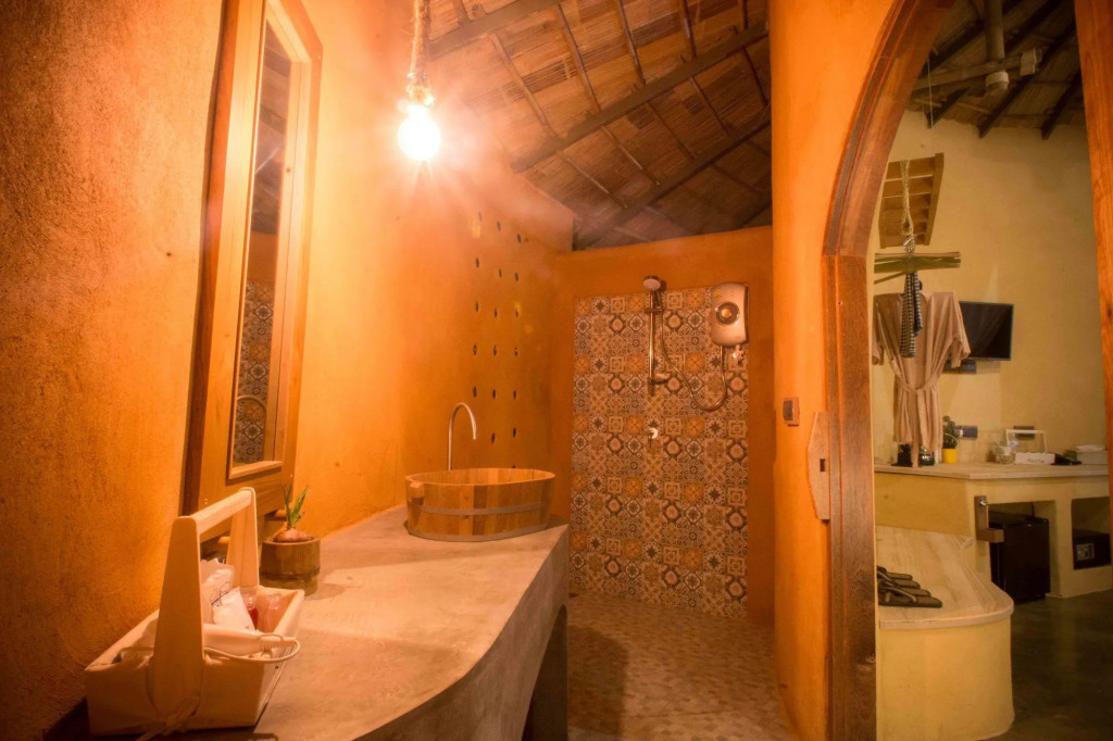 The Mud - Eco Hotel