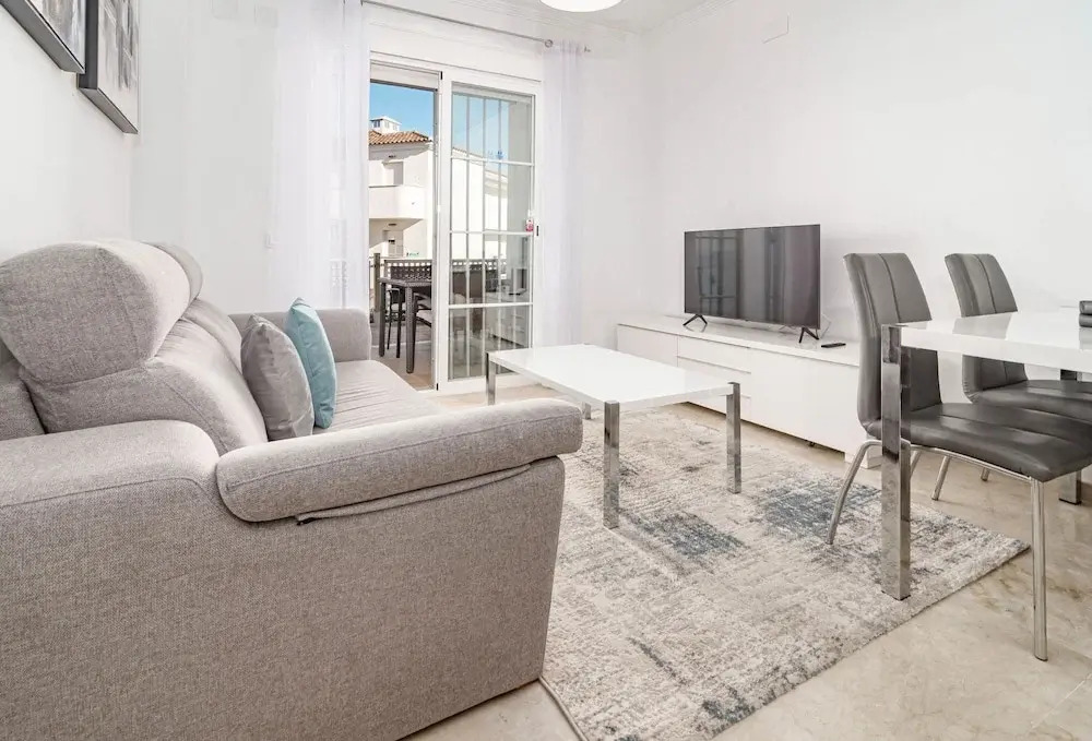 Jm2.b2 - Modern 2 Bed apt With Amazing sea Views