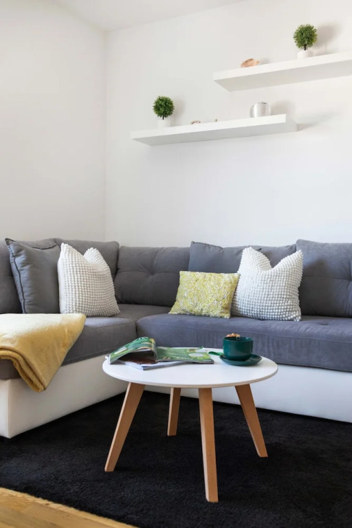Spacious 2bdr Apartment With a Cute Balcony