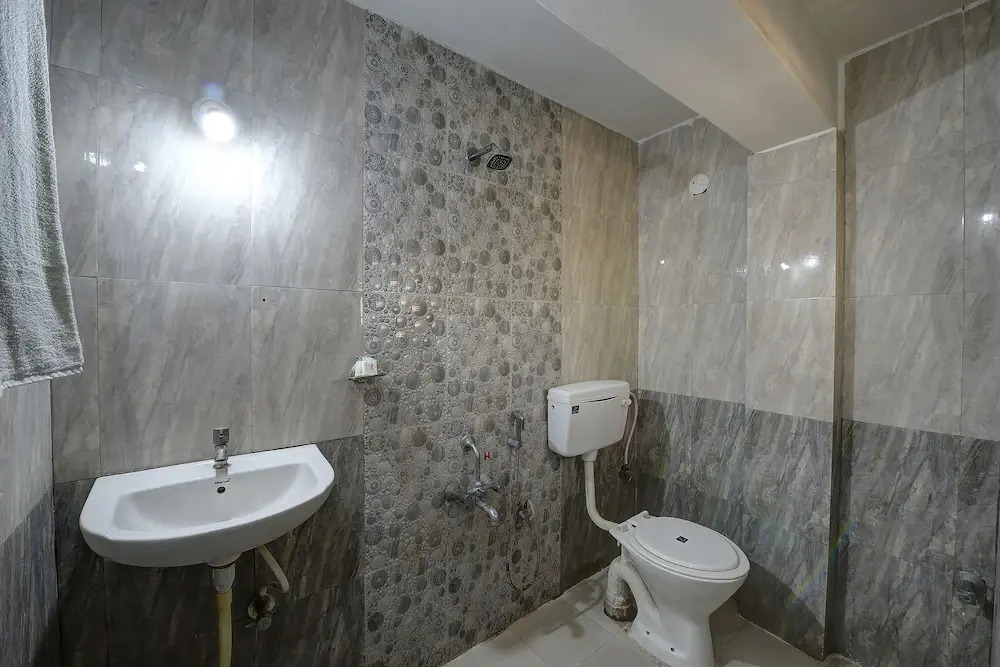 SPOT ON 37153 Karavali Paradise
