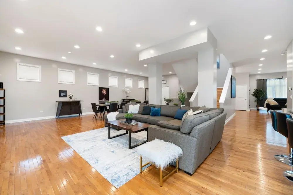 Spacious Luxury Retreat 8 Bed Oasis With 6 Baths