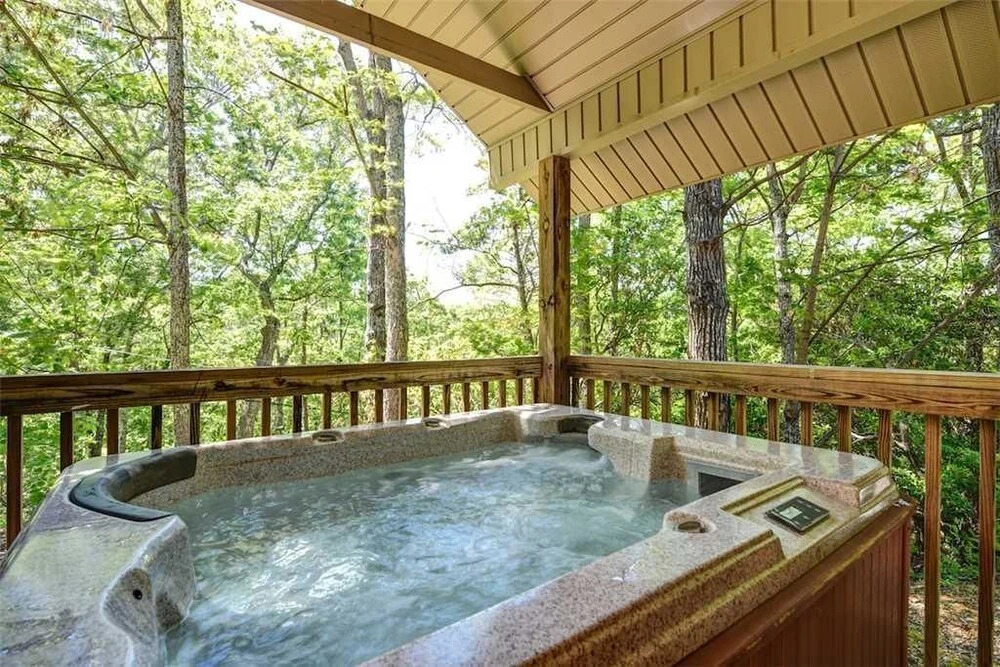 Smokey's Hideout - One Bedroom Cabin