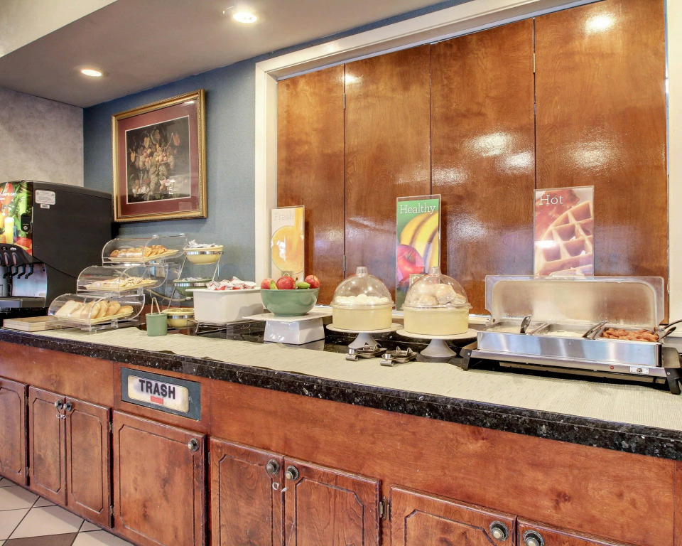 Quality Inn & Suites Clinton - Jackson West