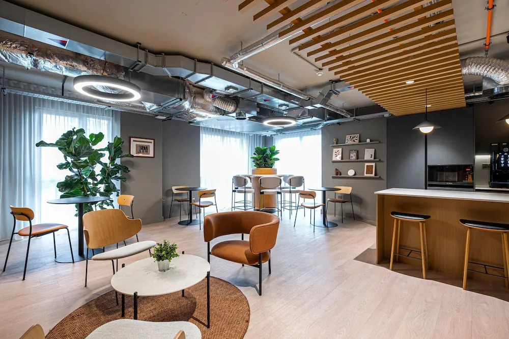 Modern Flat Near City Centre