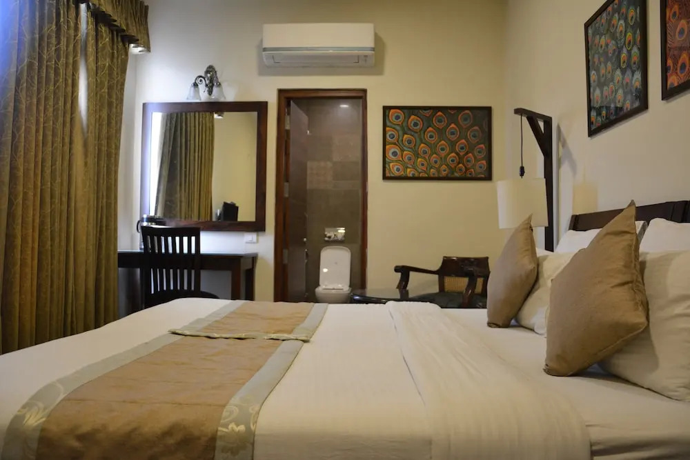 Tripli Hotels Shiv Villas