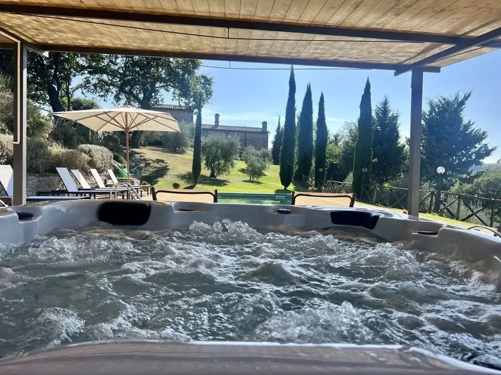 Podere Baiocco Sleeps 22 People 2 Private Pools Walking Distance to Town-podere Baiocco