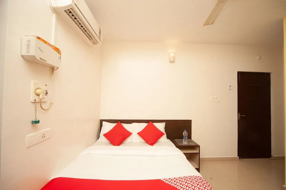 OYO 22669 Srushti Guest House
