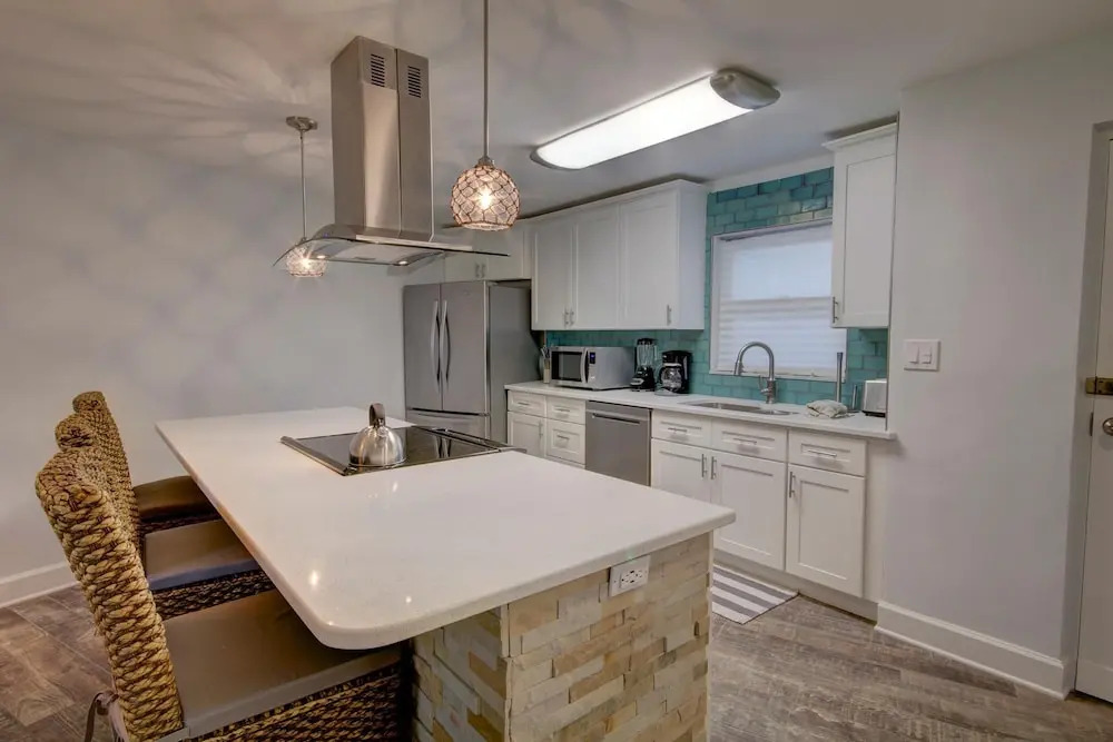 115 El Matador 1 Bedroom Condo by RedAwning
