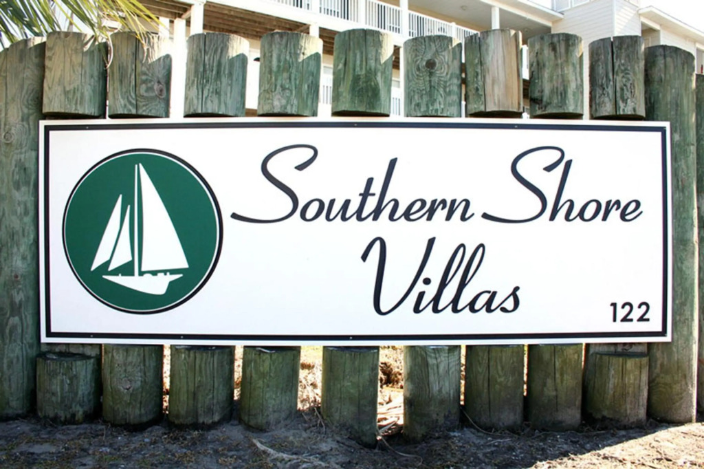 Southern Shores Oak Island Oceanfront with Pool Villa