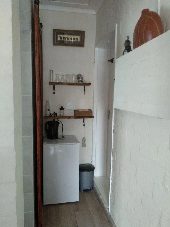 Luxury BB Double Bedroom With Private Entrance and Bathroom in Capetown
