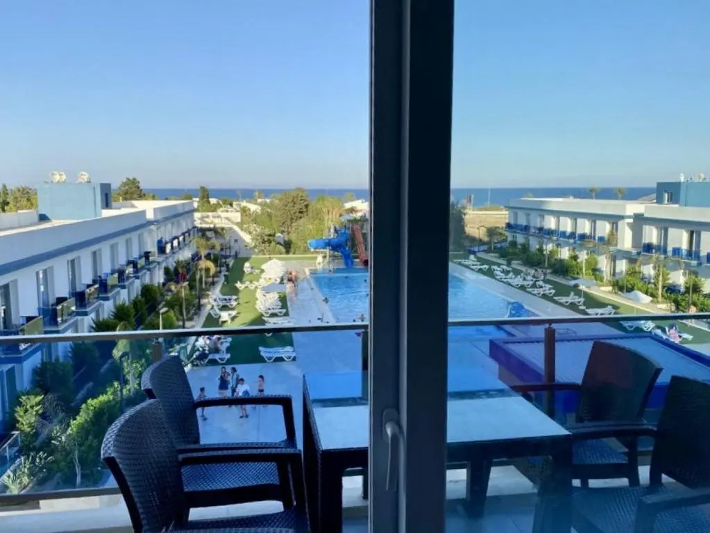 Sleek Flat With Shared Pool and Sea View in Iskele