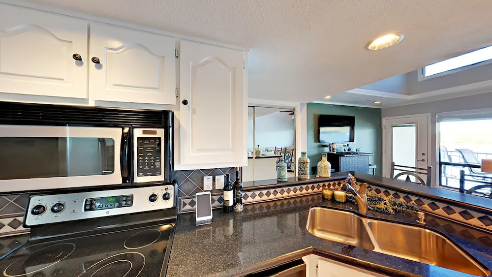 1601 July Lynn Dr 209 - 3 Bedroom Condo
