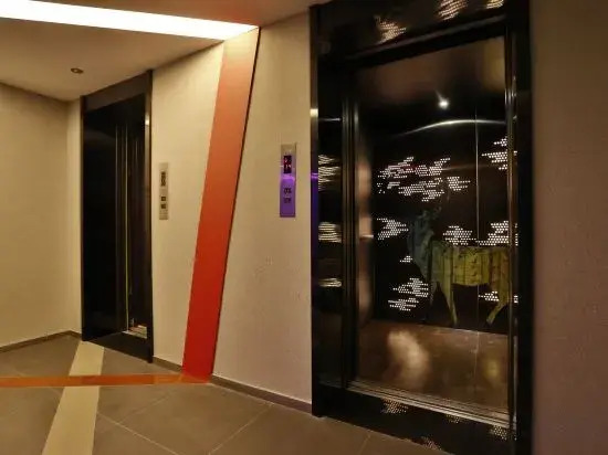 Orange Hotel (Hefei Huaihe Road Pedestrian Street Dadongmen Metro Station)