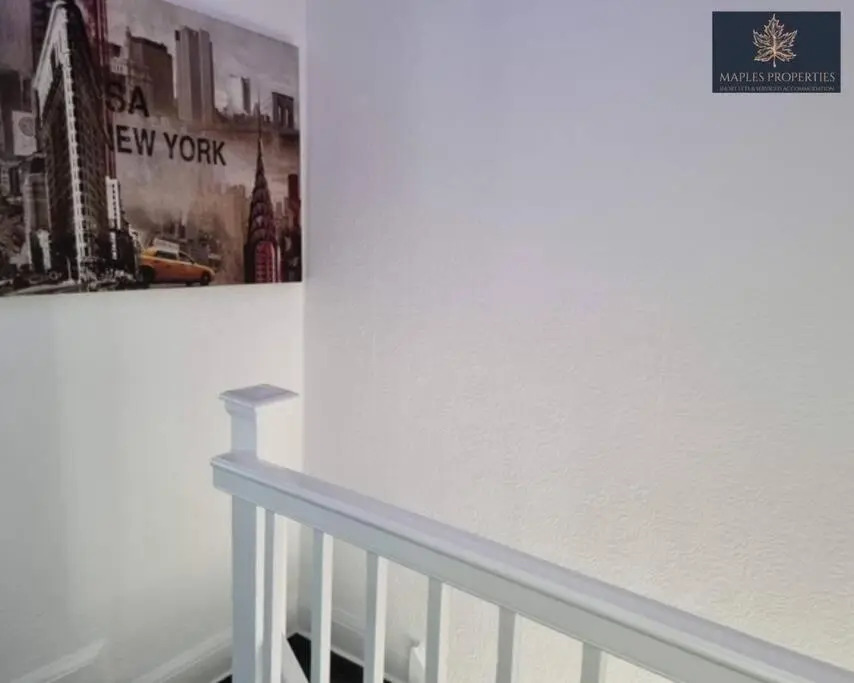 3 Bedroom House, with Free WiFi - Maples Properties Short Lets & Serviced Accommodation Hull