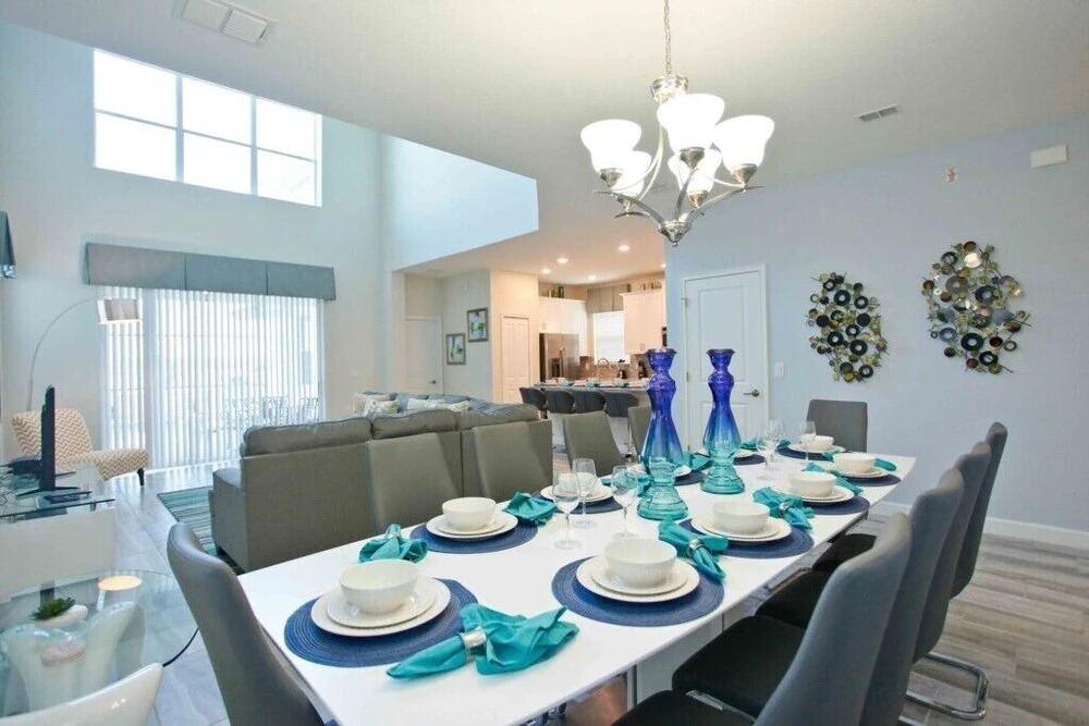 4839 Kings Castle Circle 5 Bedroom Home