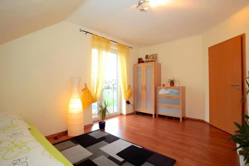 4526 Private Single Rooms