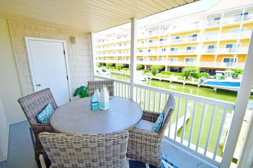 Aronimink 1b 2 Bedroom Condo