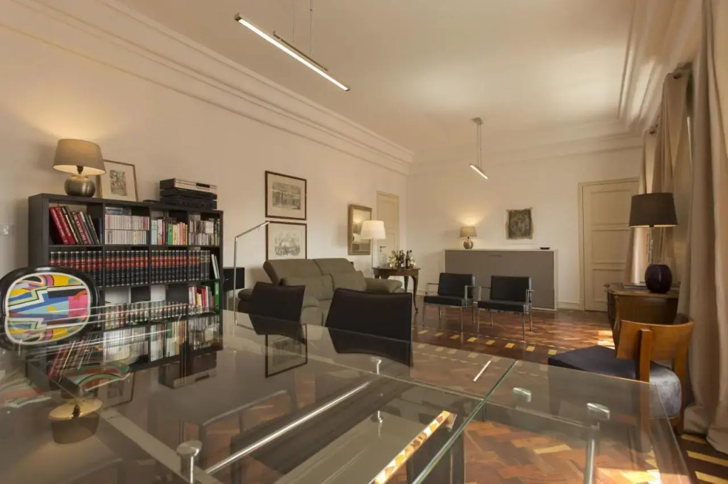 Gaspar House in Areeiro by Hosty