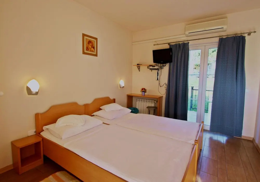 Cozy room in Porec city entrance