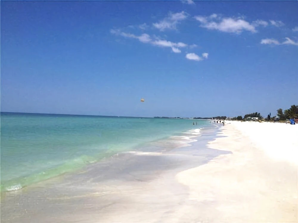 Direct Beach Front Apartment 3
