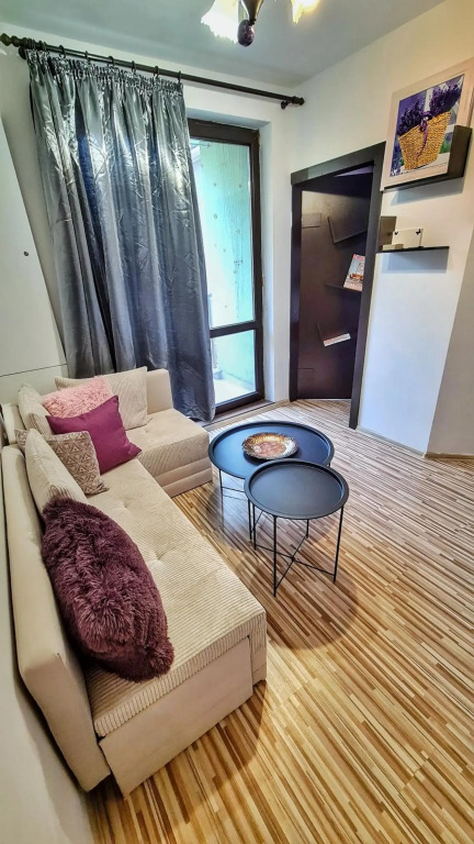 Roxy Apartment
