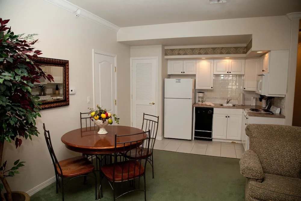 French Quarter Resort by Coolvacay