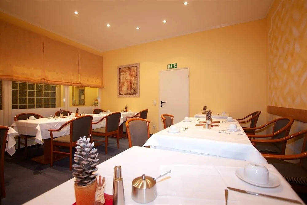 Falk Hotel