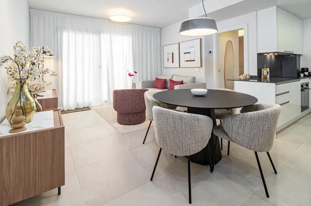 Le2c- Luxury, New-build Apartment near the beach