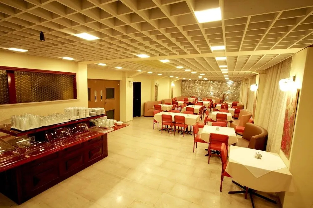Grand Hotel Loutraki