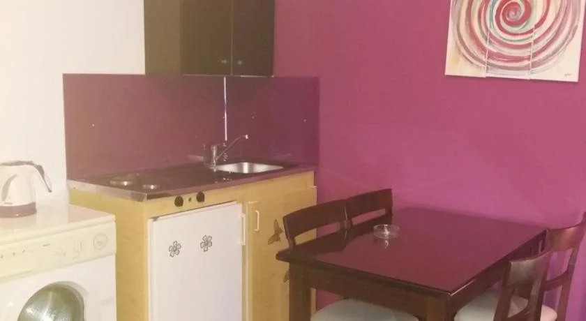 Manos Apartments