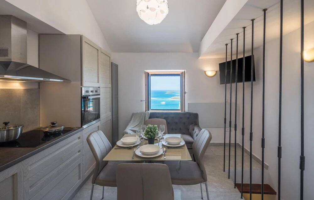 2 Bedroom Beautiful Home In Vrsar