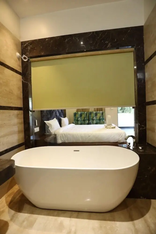 Ishwar Nain Hotel