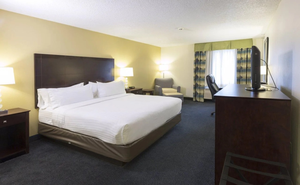 Holiday Inn Express Hotel & Suites-Saint Joseph by IHG