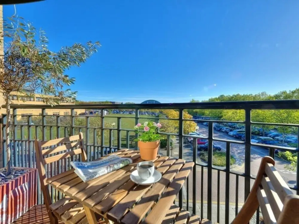 Xscape View Apartment With Balcony