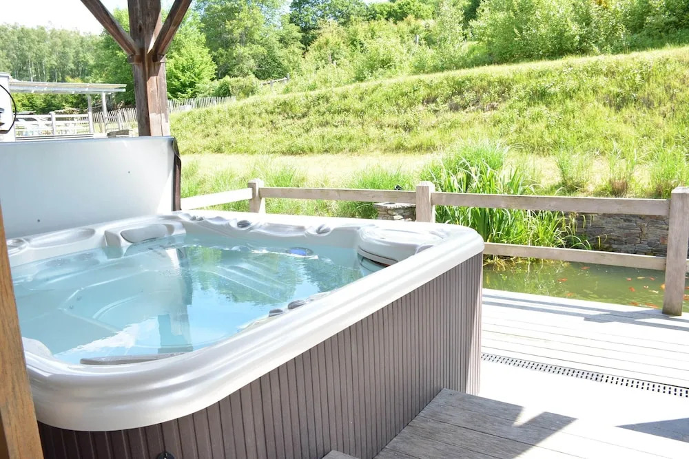 Cozy Holiday Home in Bièvre with Hot Tub