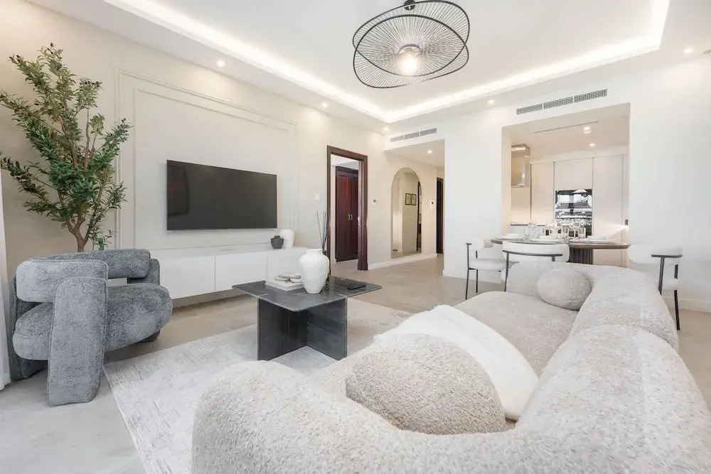 Luxury 2BR Apartment With Full Burj Khalifa View 2-min Walk to Dubai Mall