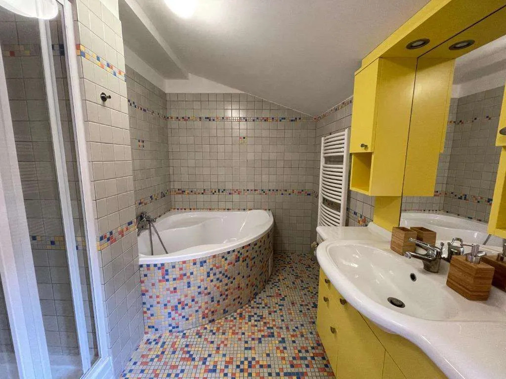 White Swan Boutique Apartments